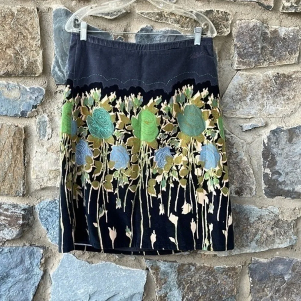 Ted Baker London Embroidered Floral A-Line Skirt in Black/Gold/Green/Blue Size 3